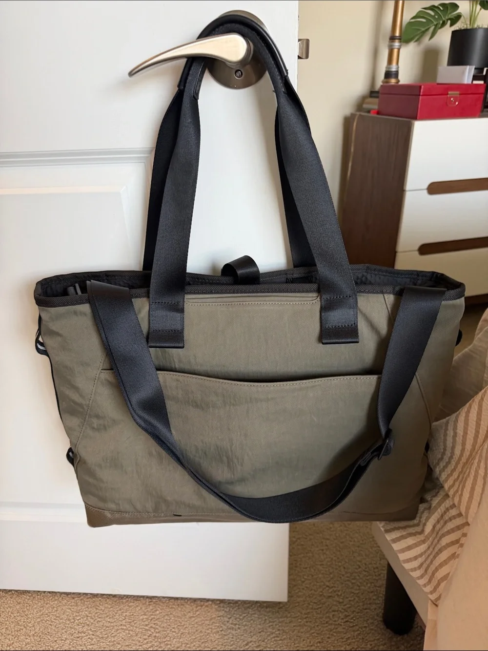 Tumi spacious olive